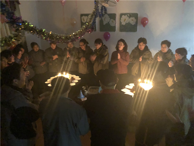 全员齐唱生日歌.jpg