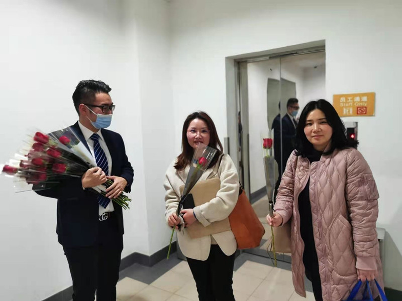 四楼办次入口送花_副本.jpg