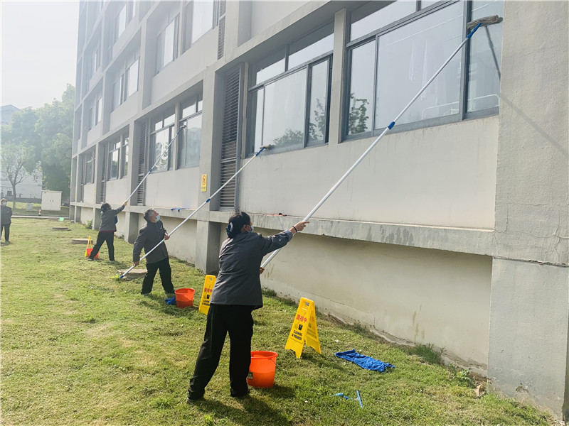 刮玻璃竞赛 (2).JPG