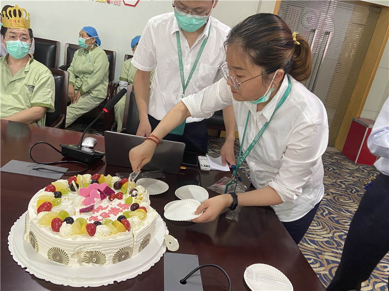 切蛋糕_副本.jpg