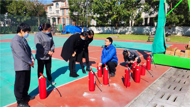 11.9日楼内消防演练 (2).jpg