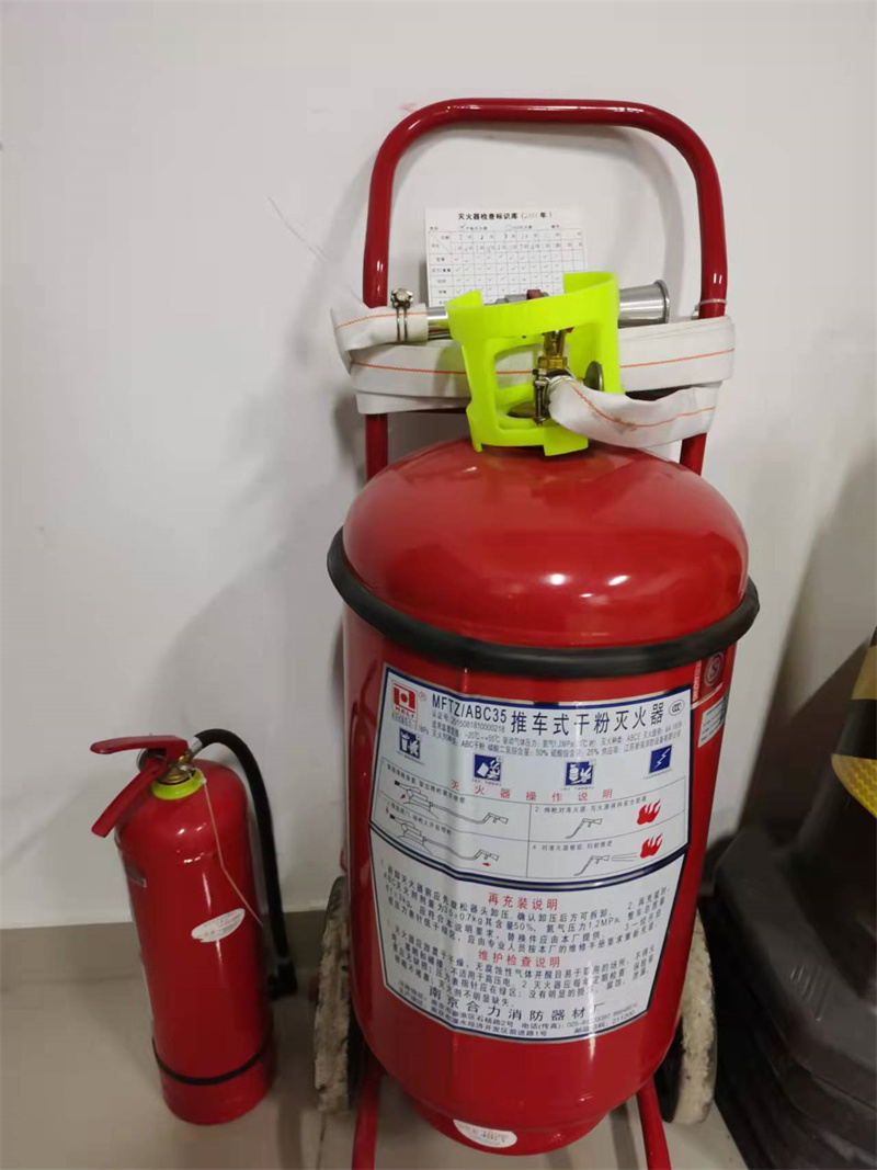 仓库区域摆放灭火器.jpg