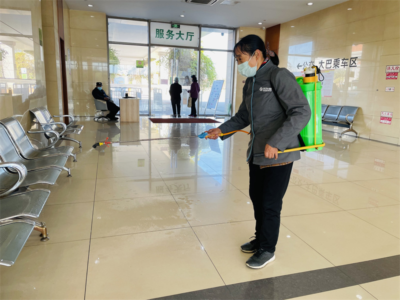大厅消毒.jpg
