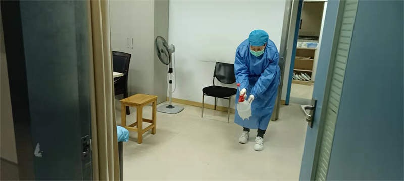 门诊诊室全面消毒1.jpg