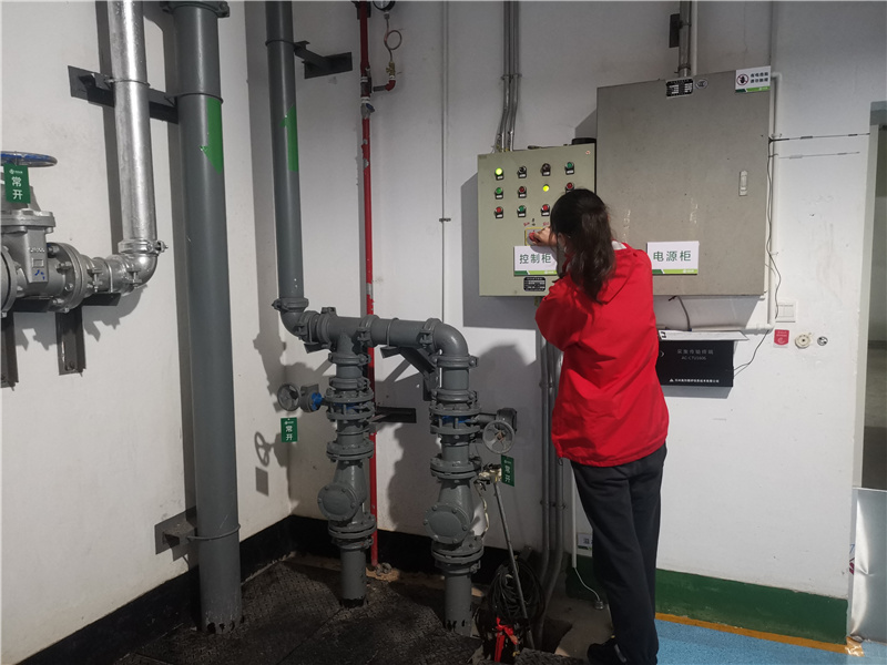 检查地下泵房、消防泵房等设备设施 (1).jpg