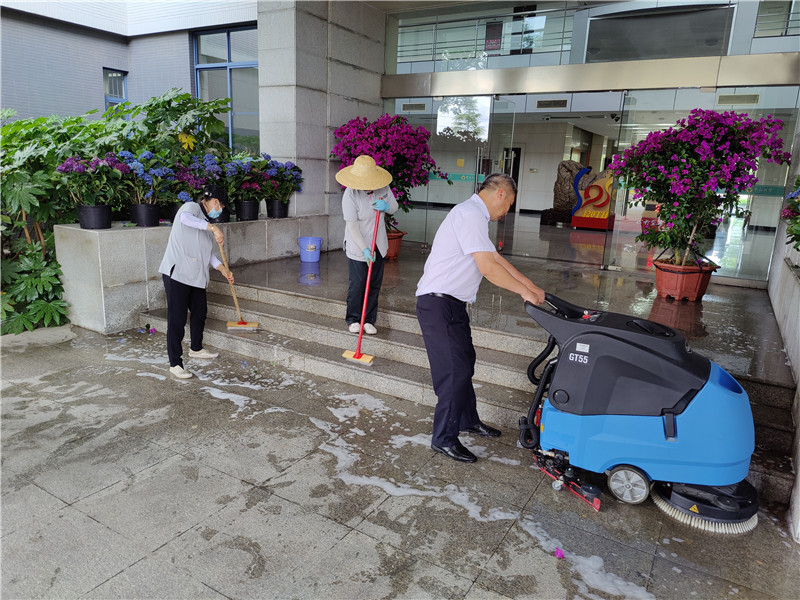 各重点楼宇、会场深度保洁 (3).jpg