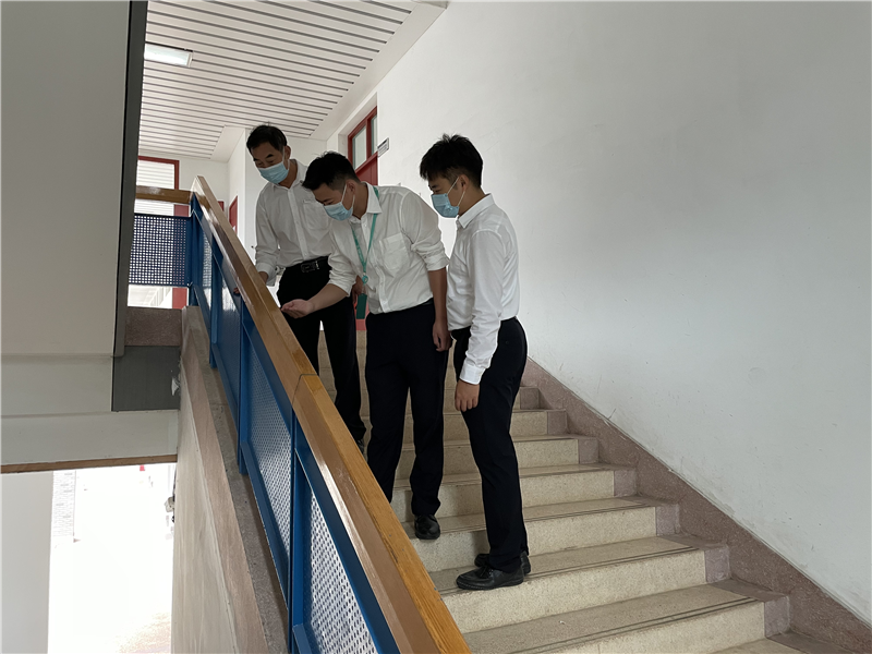 2-楼梯扶手检查.png
