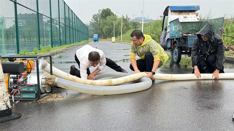 积水点柴油泵排水.jpg