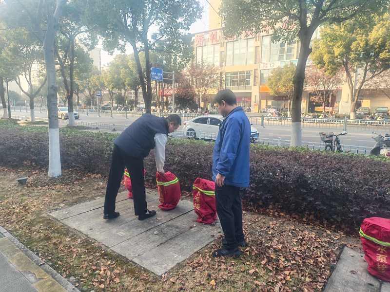 检查室外消防栓.jpg