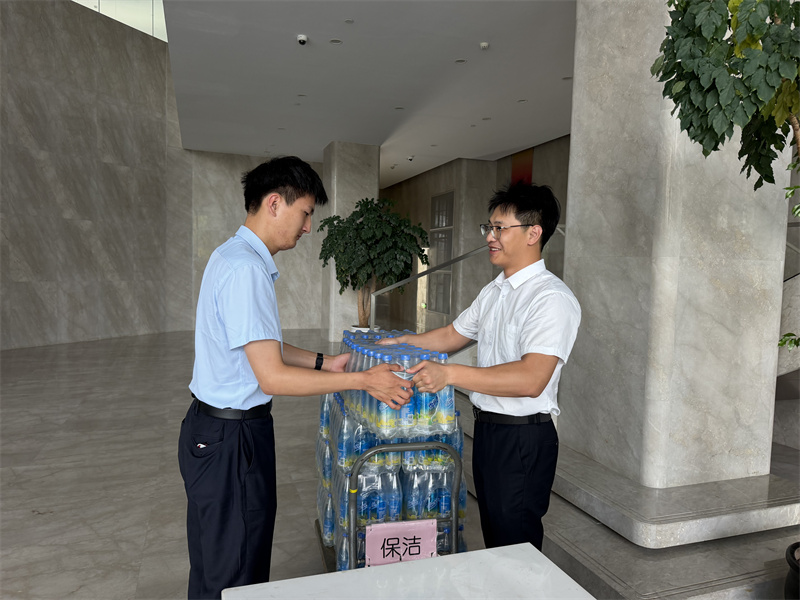 消暑物资发放1.jpg