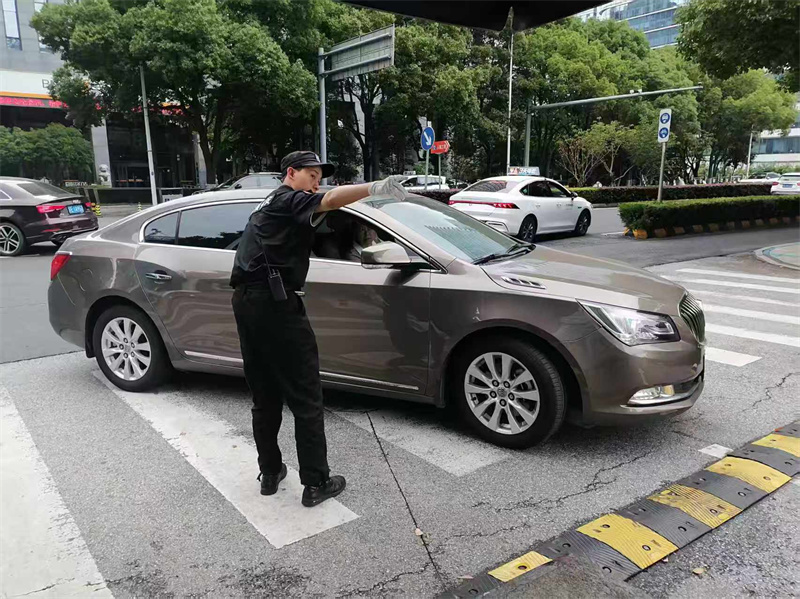 车辆引导.jpg