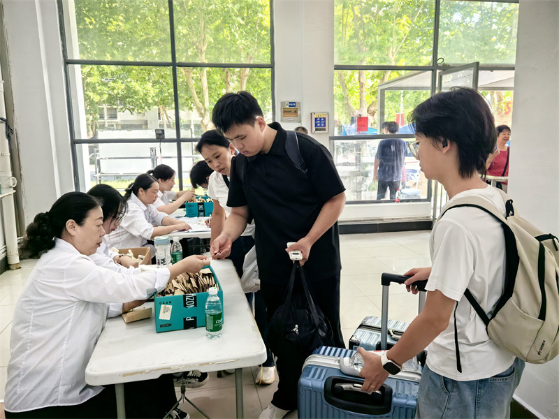 1788927915595410.jpg 入住登记1.jpg