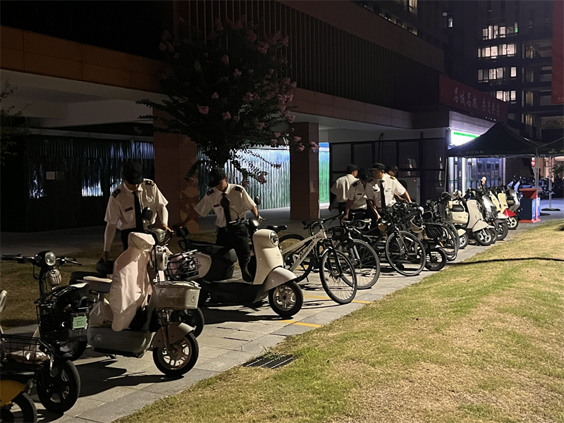 夜间整车.jpg