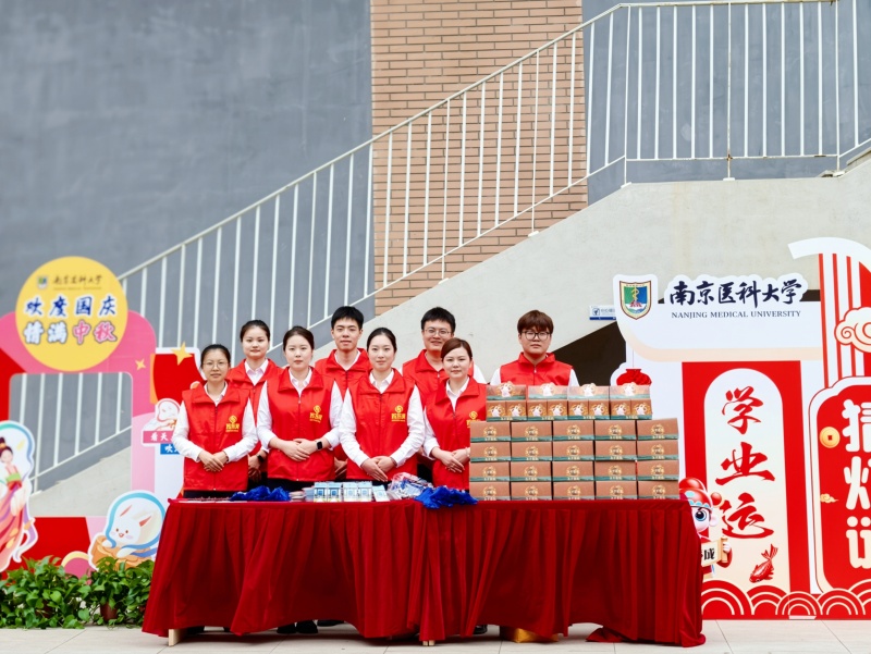 1790384473508295.jpg 物业人员整装待发.jpg