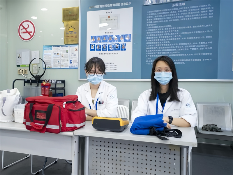 医护人员值守.jpg